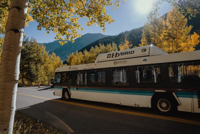 A RFTA bus to the Maroon Bells in autumn